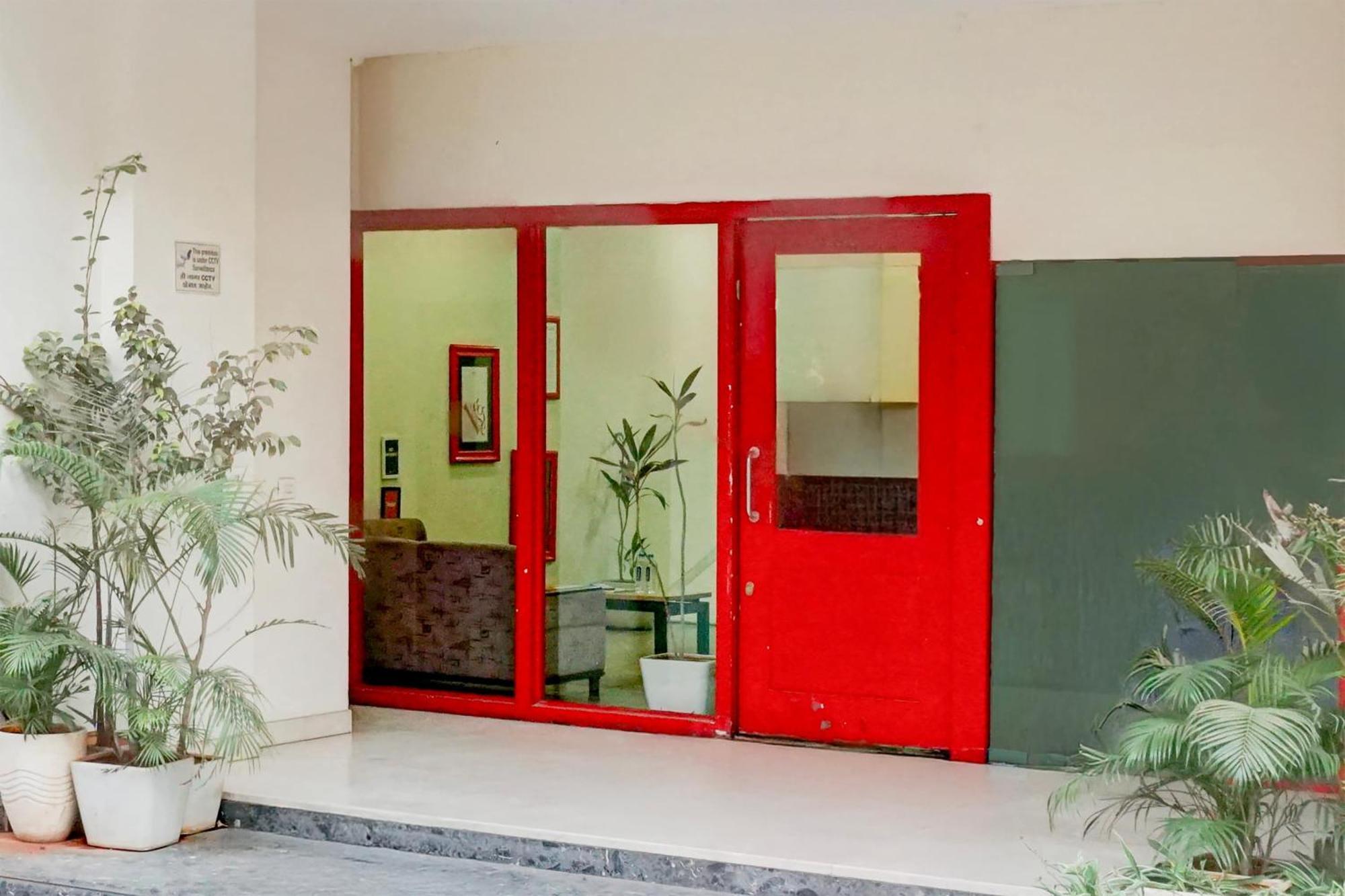 Super Townhouse Mg Road Pune Eksteriør billede